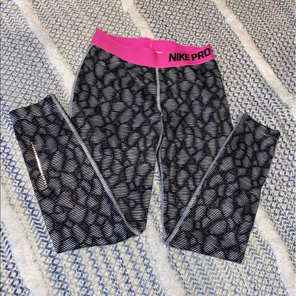 Nike pro girls leggings